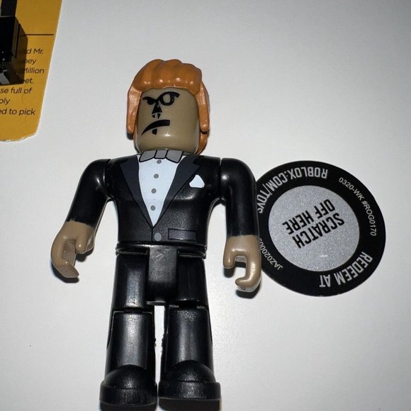 Roblox Celebrity Collection Series 3 Action Figure 10 Million Robux Man Code - Picture 2 of 3
